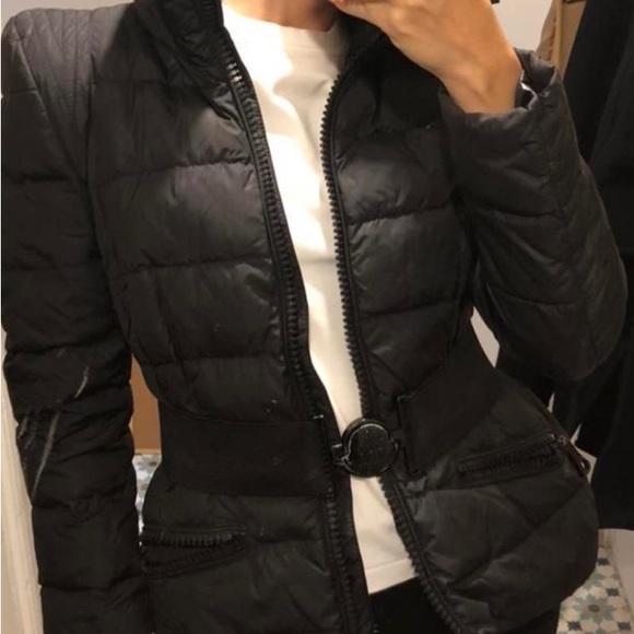 COPY - Genuine Moncler puffer coat with shoulder pads, super stylish in black, … - Picture 3 of 13